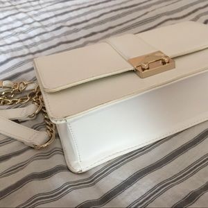 Guess shoulder/crossbody bag!